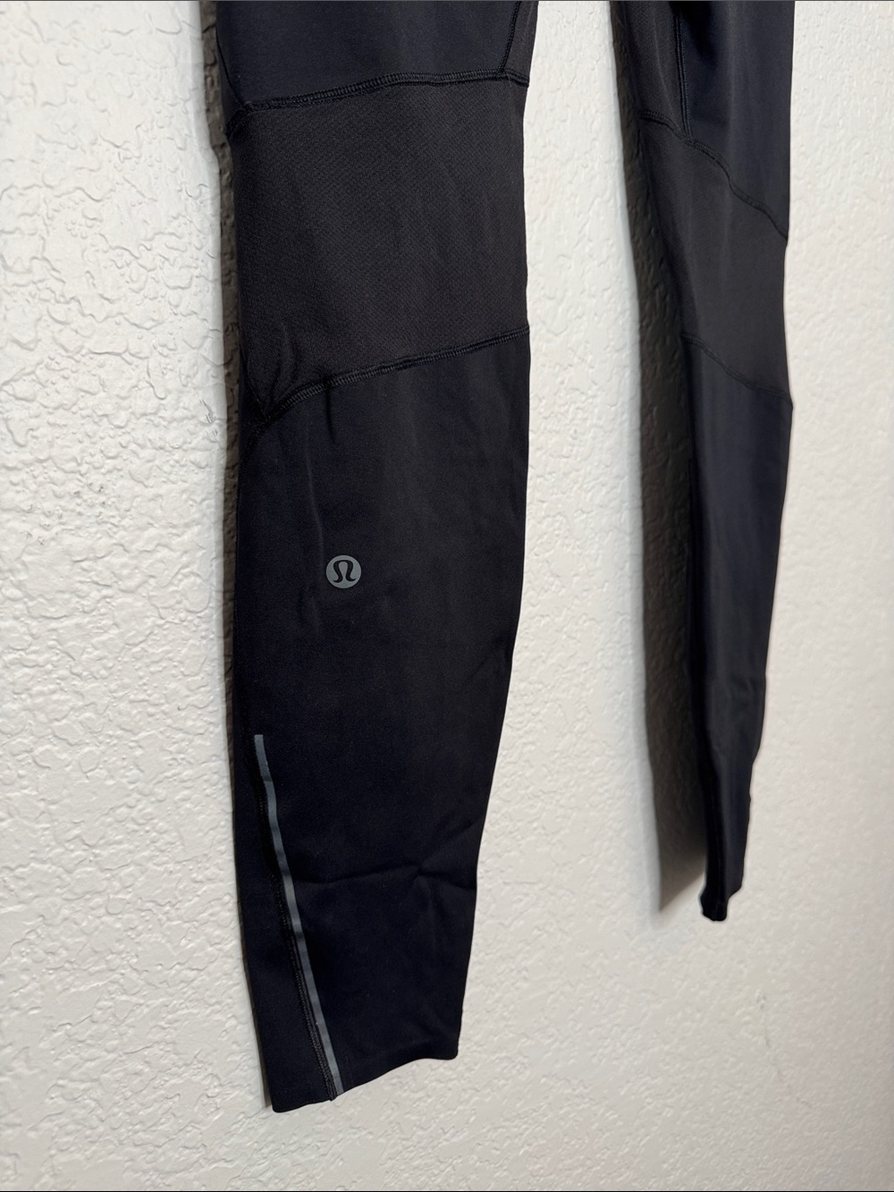 Lululemon Men’s Surge Tights Black Medium 27” inseam - Picture 5 of 6